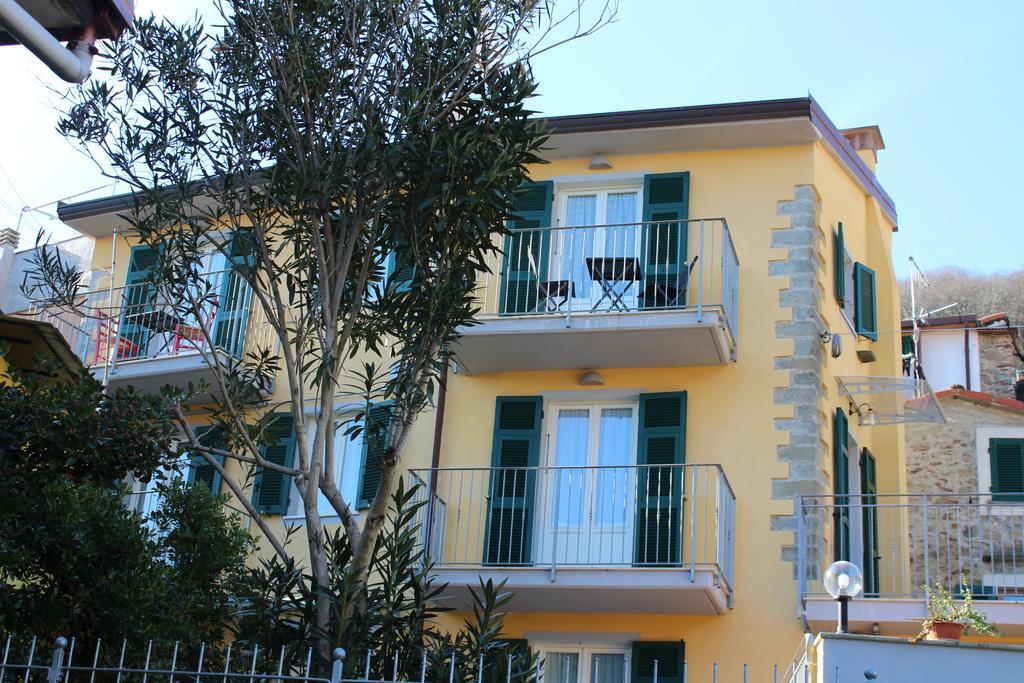 Pietra Di Mare Hotell Biassa Exteriör bild